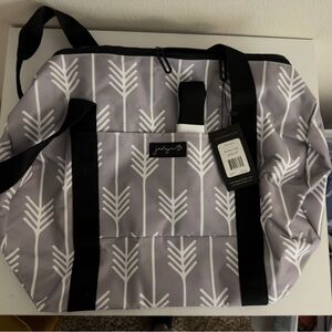 Barrel duffle bag arrow tail NWT